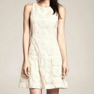 Banana Republic Cream Sheath Scoop Neck Lace Floral Embroidered Mini Dress